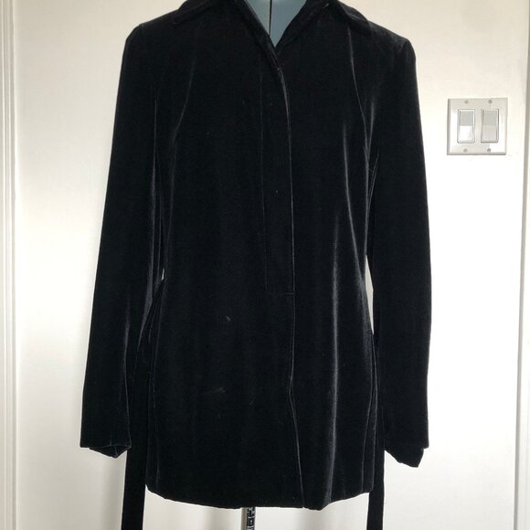 Black Velvet Belted Jacket, Jones New York, Size 6 - Picture 3 of 14